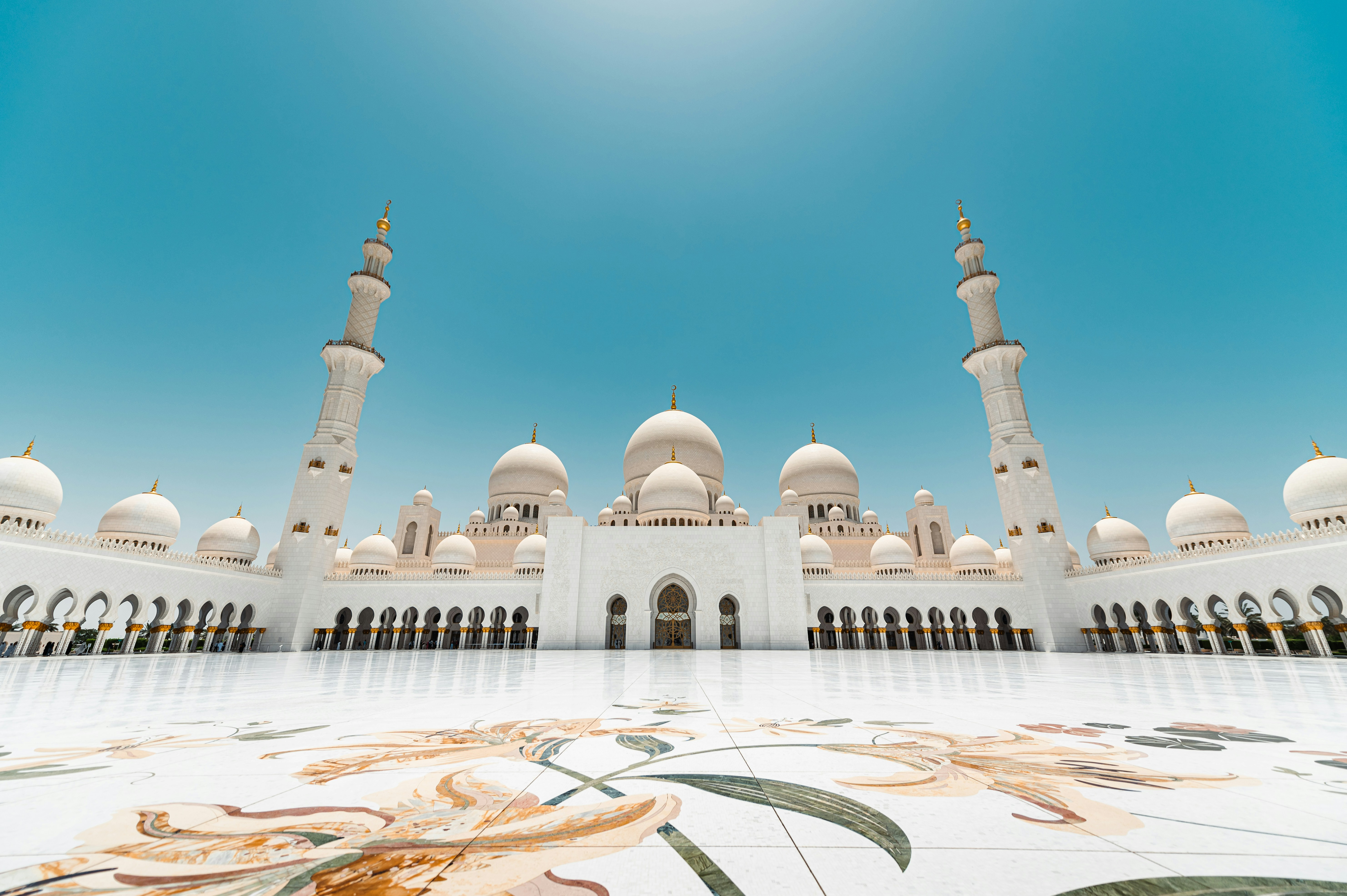 Private Abu Dhabi City Tour plus Evening Desert Safari